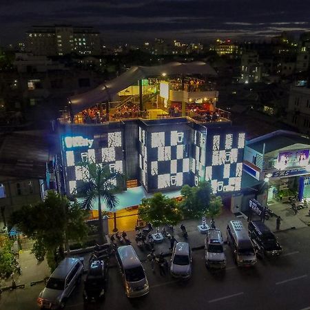 Ned Kelly Hotel & Irish Pub Mandalay Buitenkant foto