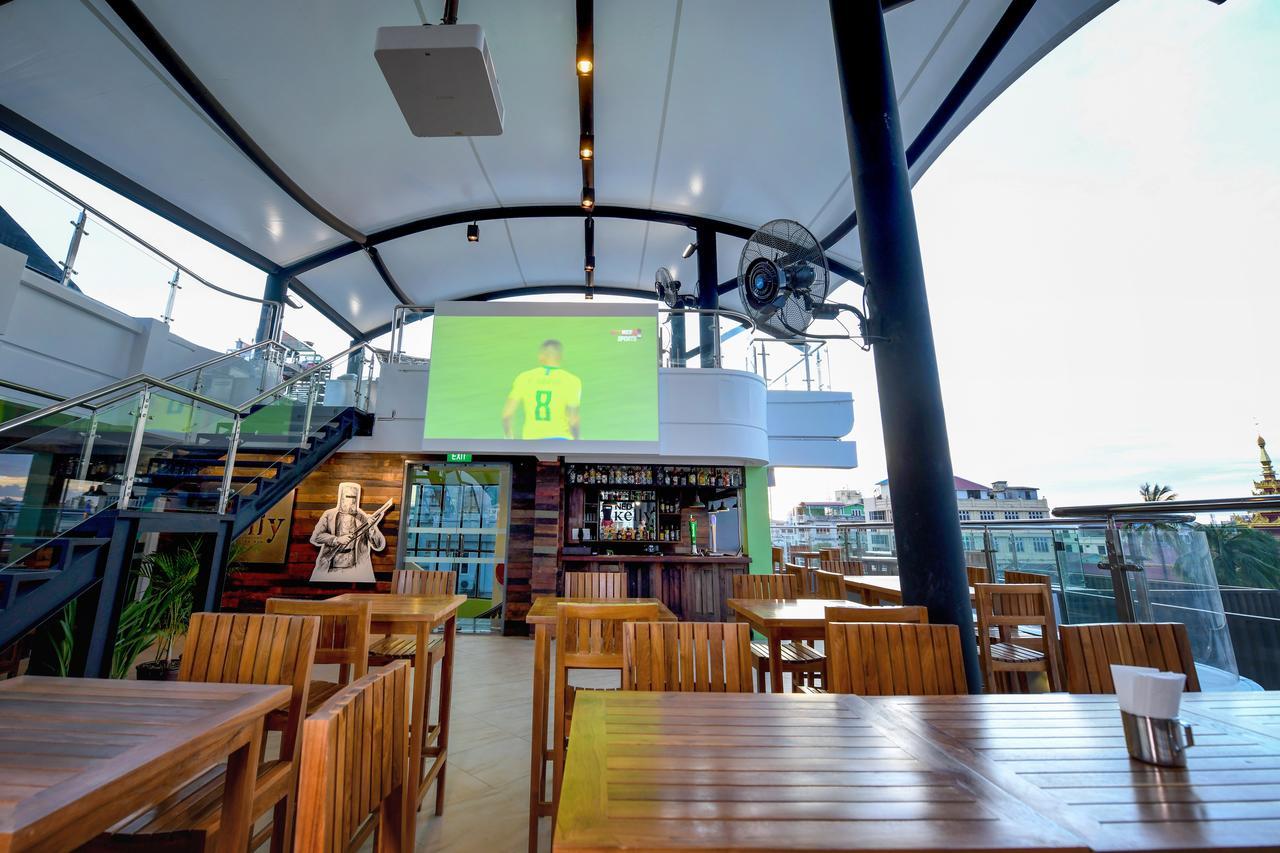 Ned Kelly Hotel & Irish Pub Mandalay Buitenkant foto