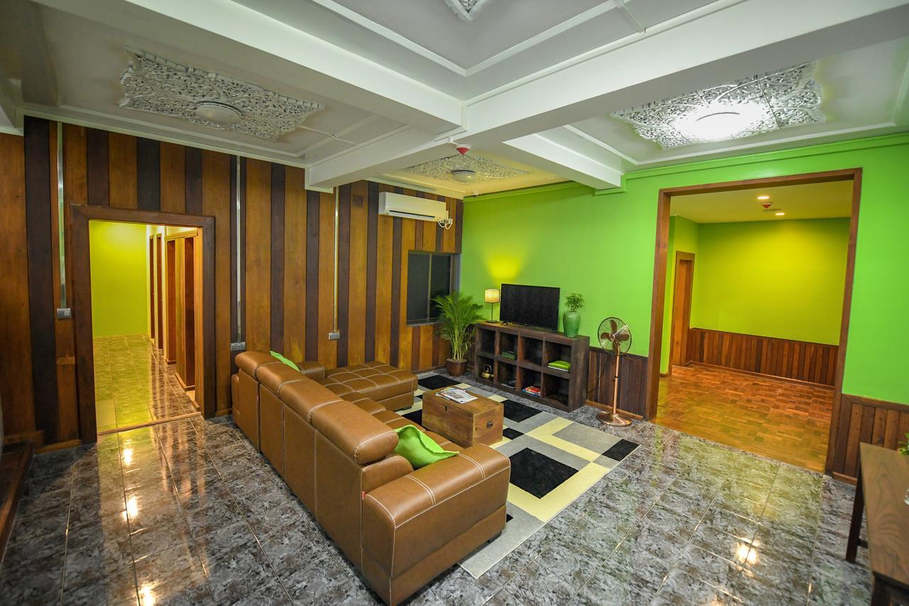 Ned Kelly Hotel & Irish Pub Mandalay Buitenkant foto
