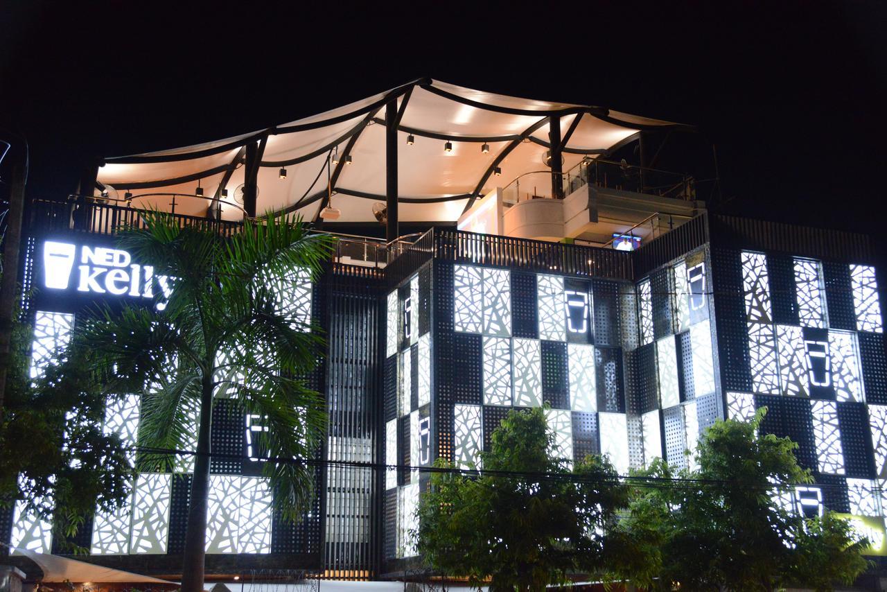 Ned Kelly Hotel & Irish Pub Mandalay Buitenkant foto