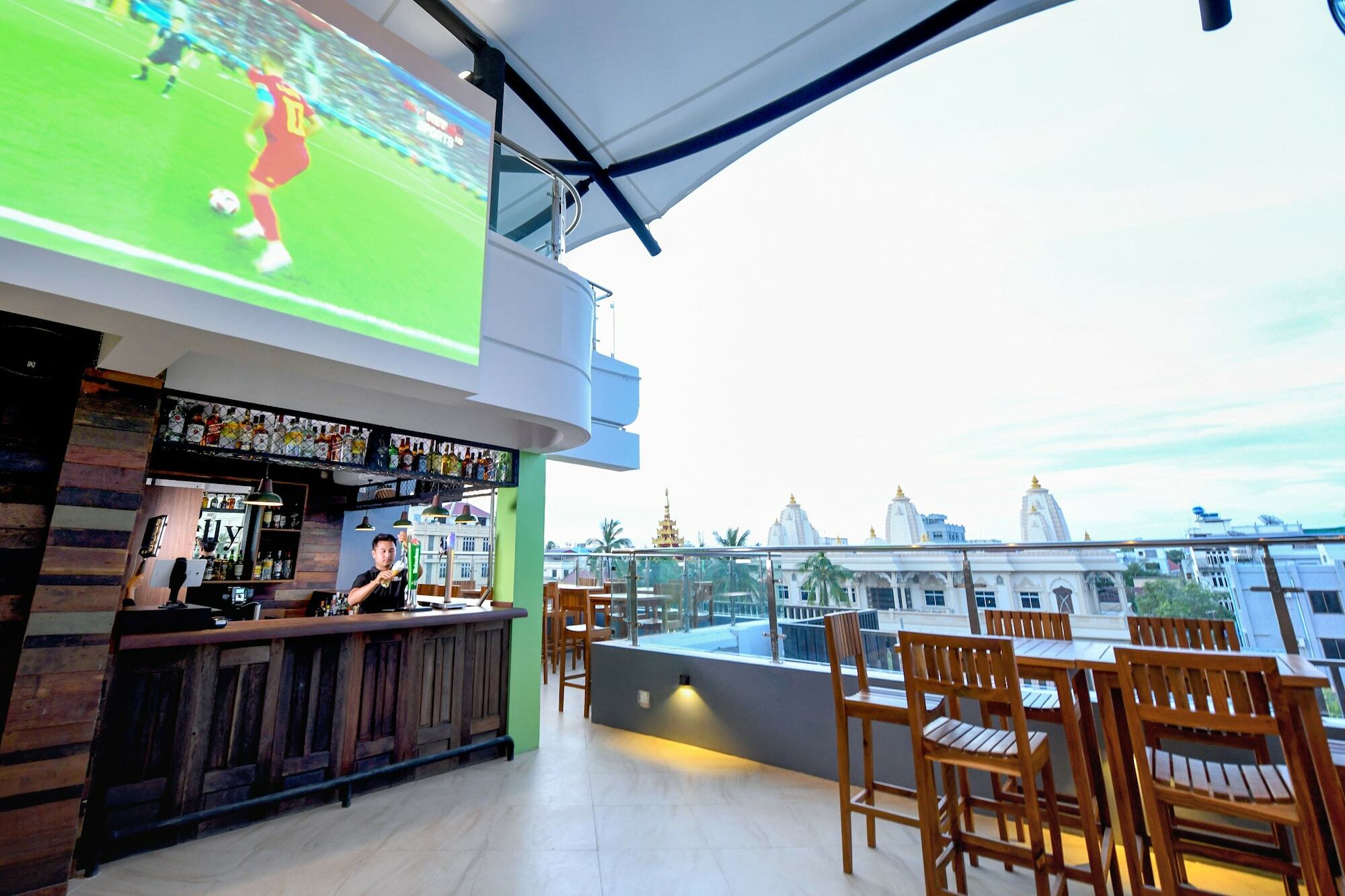 Ned Kelly Hotel & Irish Pub Mandalay Buitenkant foto